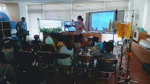 沖縄の水族館とつないだ授業の様子（2月28日）